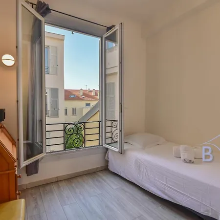 Bright In The Heart Of Apartment Nice